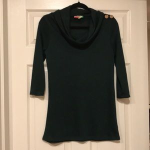 Dark green 3/4 sleeve top with buttons